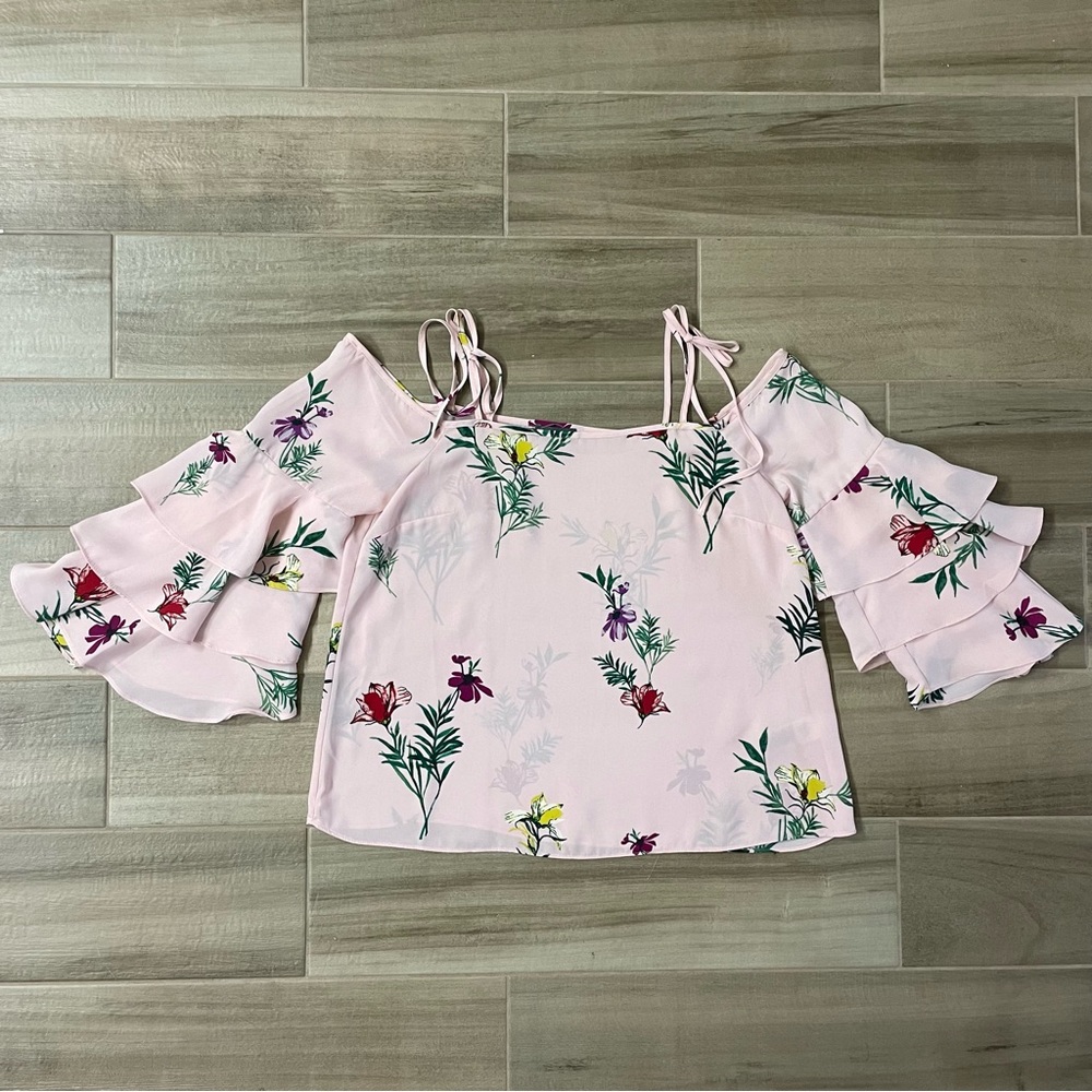 Vince Camuto Tiered Light Pink Floral Ruffle Sleeve Cold Shoulder Top
